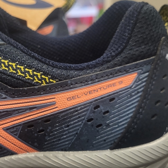 Asics Women's Gel Venture 9 Street/Trail Shoes/Sneakers Sz 11 New with tags! - Picture 2 of 8